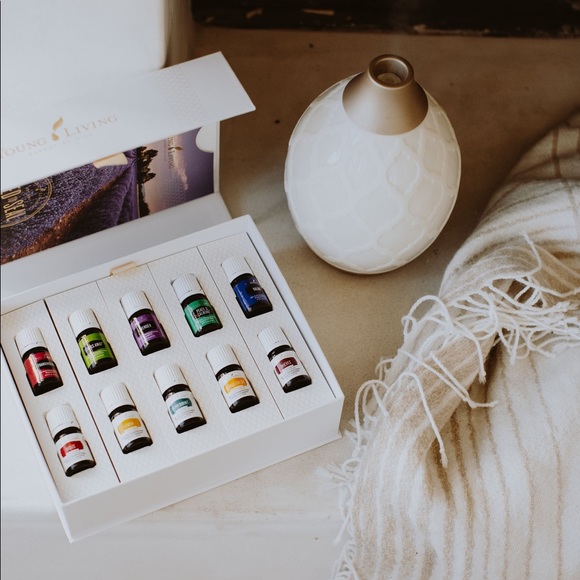 Holiday Diffuser and Essential Oil Set - Picture 3 of 5